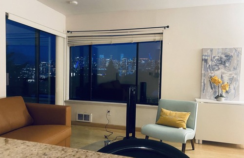 East Queen Anne Condominio | City View Top Floor Free Parking
