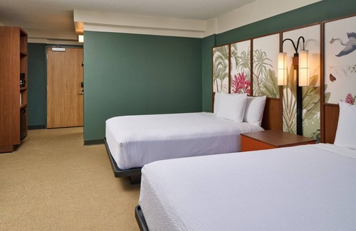 Ala Moana Hotel | City View Two Queens, 3 Units, Koi Pond & Garden Views, Poolside Relaxation