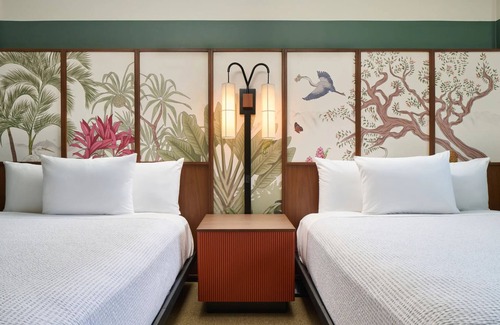 Ala Moana Hotel | City View Two Queens, 3 Units, Koi Pond & Garden Views, Poolside Relaxation
