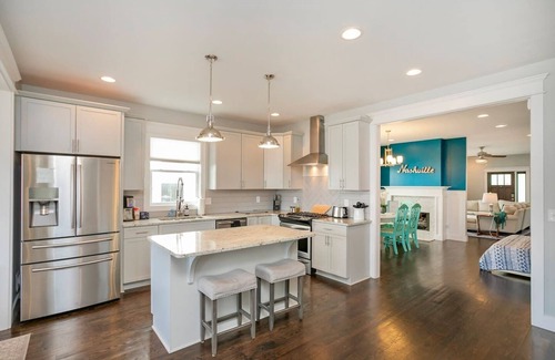 McFerrin Park Casa | City Views | Walk to Dining & Nissan Stadium