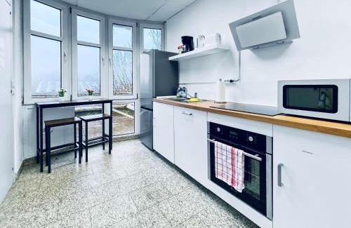 Burbach Apartamento | CityChalet Business Apartments - Workers welcome! - Free Parking - Fast WIFI - Smart TV - WM