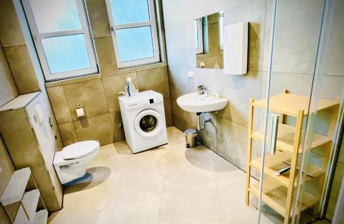 Burbach Apartamento | CityChalet Business Apartments - Workers welcome! - Free Parking - Fast WIFI - Smart TV - WM