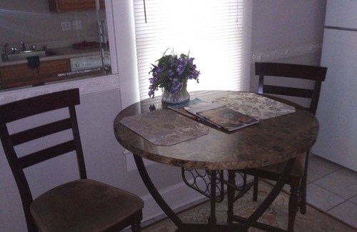 New Albany Apartamento | CityPlex # 2 2bed-2bath 2nd Floor Apt.
