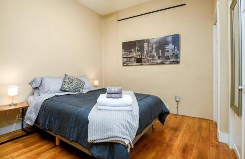 Bangor Apartamento | Cityscape Elegance - Stylish Skyline Views Retreat