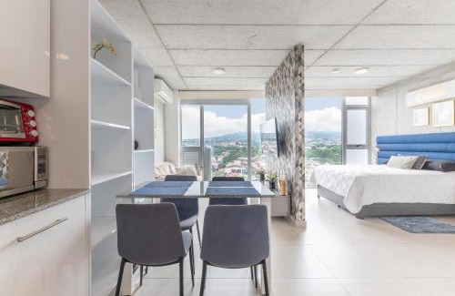 Curridabat Apartamento | Cityscape iFreses, 20th floor! AC, TV and Pool