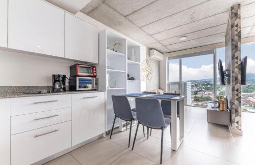 Curridabat Apartamento | Cityscape iFreses, 20th floor! AC, TV and Pool