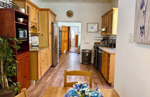 Weehawken Casa | Cityside Haven - Spacious 2BR APT - 12 mins to NYC