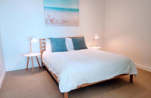 Glenelg Apartamento | CityViews @ Glenelg * Pool/Beach * Free Parking *