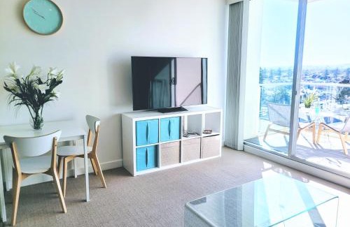 Glenelg Apartamento | CityViews @ Glenelg * Pool/Beach * Free Parking *