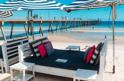 Glenelg Apartamento | CityViews @ Glenelg * Pool/Beach * Free Parking *