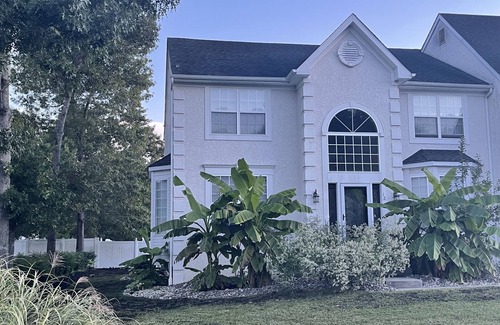 Egg Harbor Township Casa | CJ Rentals, LLC.; A peaceful golf outing, reunion, family oriented home stay