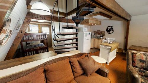 Red River Casa | Claim Jumper A-Frame 2 - On The River - WiFi - Cable - Wood Burning Fireplace