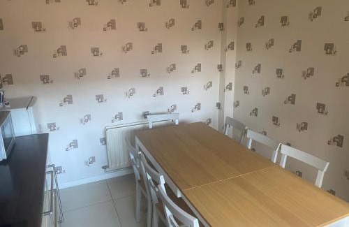 Belfast Casa | Claire’s AirBNB 2