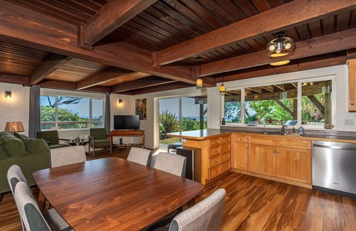 McKinleyville Casa | NEW - Spectacular ocean view stay!