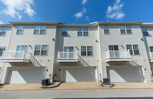Roseland Casa | Clancey's Place, a 3-bedroom luxury townhouse near Notre Dame & St. Mary’s!