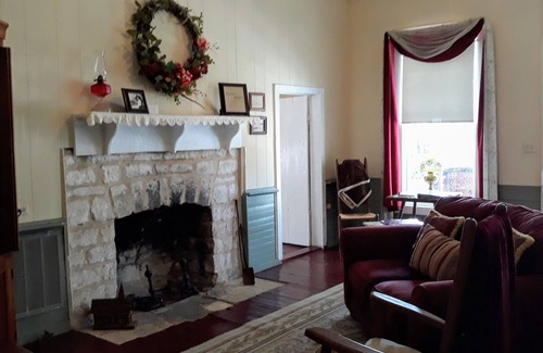 Dripping Springs Cama Y Desayuno | La casa de Clara en The Homestead B&B