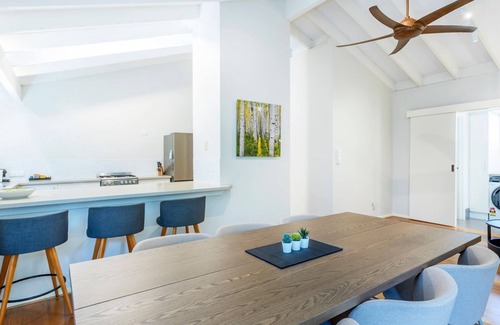 Claremont Casa | Claremont Calmness is a beautiful spacious pet friendly home in the heart of Claremont.