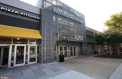 Lyon Park Apartamento | CLARENDON,SUPRLOCATION,8ppl,PRIVATE,METRO,PARK