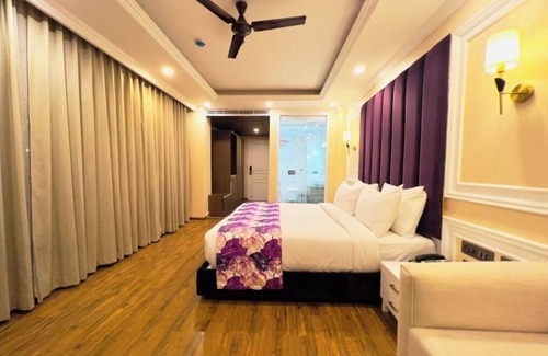 Dalhousie Hotel | Claret inn by Lawrence Hotels