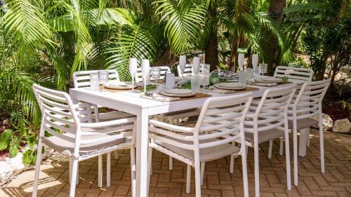 Gibbs Bay Casa | Claridges 1 home