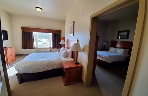 Williston Hotel | Clarion Hotel & Suites