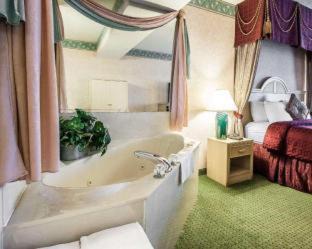Branson Hotel | Clarion Inn Branson