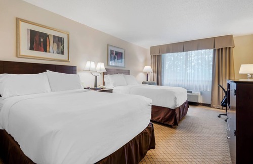 Elmira Hotel | Clarion Inn Elmira-Horseheads