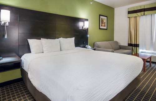 Weatherford Hotel | Clarion Inn & Suites Weatherford South