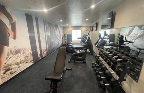 Ederville Hotel | Clarion Pointe - Fort Worth Arlington West