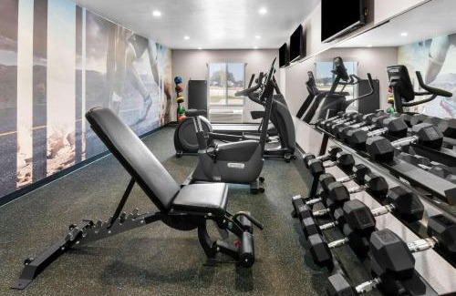 Ederville Hotel | Clarion Pointe - Fort Worth Arlington West