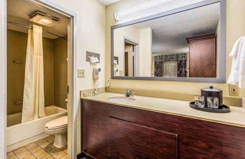 Huntsville Hotel | Clarion Pointe Huntsville Research Park