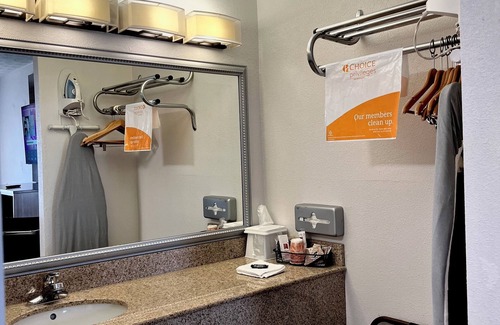 Morrow Hotel | Clarion Pointe Morrow - Atlanta South