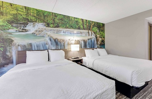 Erie Hotel | Clarion Pointe Near Erie Casino