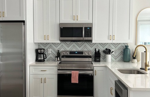 River District Alquiler De Eote | Clarity at The Cove - Charming 2-bedroom houseboat in Wilmington, North Carolina