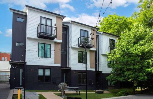Eighth Avenue Casa | Class at 8th & Argyle Elite Nashville Vacation Spot