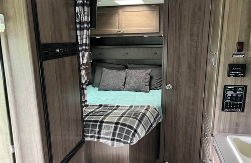 Seymour Casa | Class-C Smoky Mtn Adventure - 2016 Winnebago Spirit (aka Minnie Winnie)