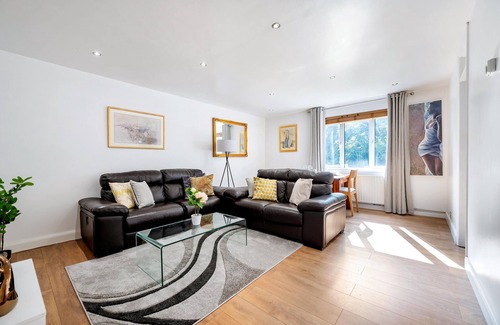 Whittington Apartamento | Classic 2 bed Apartment Situated in Mill Hill