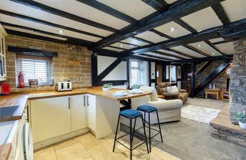 Stainburn Cabaña | Classic 2 Bed Cottage with Fire Place & Bath TV