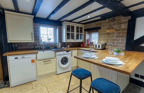 Stainburn Cabaña | Classic 2 Bed Cottage with Fire Place & Bath TV