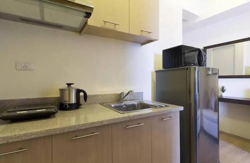 Pio del Pilar Condominio | Unidad clásica y moderna de 1 dormitorio Makati