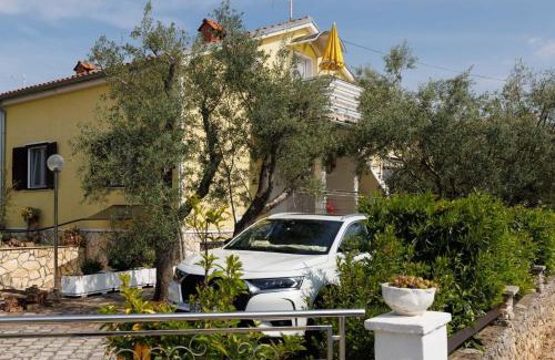 Krk Apartamento | Classic and Trendy Apartment with Terrace