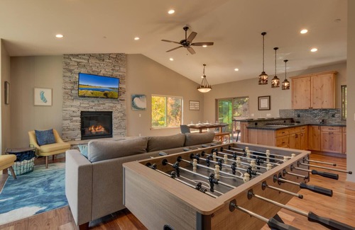 Tahoe Paradise Casa | Classic Arcade, Foosball, Telescope, Built in 2020, Spa + 10mins to Lake – Paradise Point
