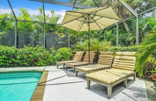 Bonita Springs Casa | Classic Arcades Heated Pool Home by Beach & Dining