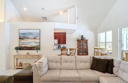 Bonita Springs Casa | Classic Arcades Heated Pool Home by Beach & Dining