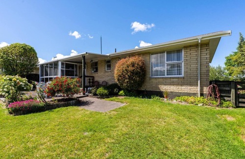 Taupo Casa | Classic Bach with Wifi and pets
