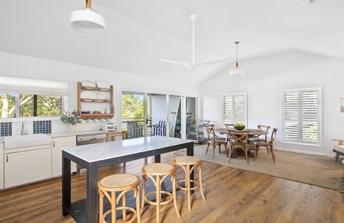 Hardys Bay Casa | Classic Beach and Bay Weekender