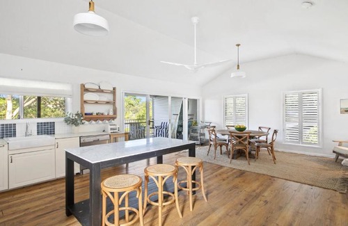 Hardys Bay Casa | Classic Beach and Bay Weekender