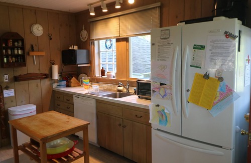 Kennebunk Casa | Classic Beach Cottage - Short Walk to Kennebunk Beach