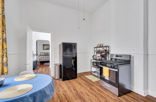 Bywater Apartamento | Classic Bywater Shotgun Suite / great location in perfect neighborhood