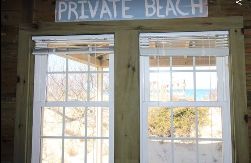 Dennis Casa | Classic Cape Cod Beach House with Private Beach!